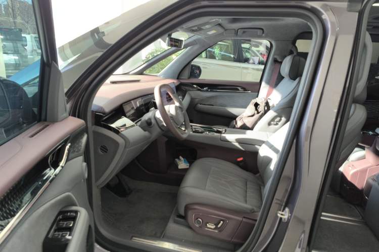 Used Zeekr 009 2024 Six-Seat Executive Version 4WD 108 kWh