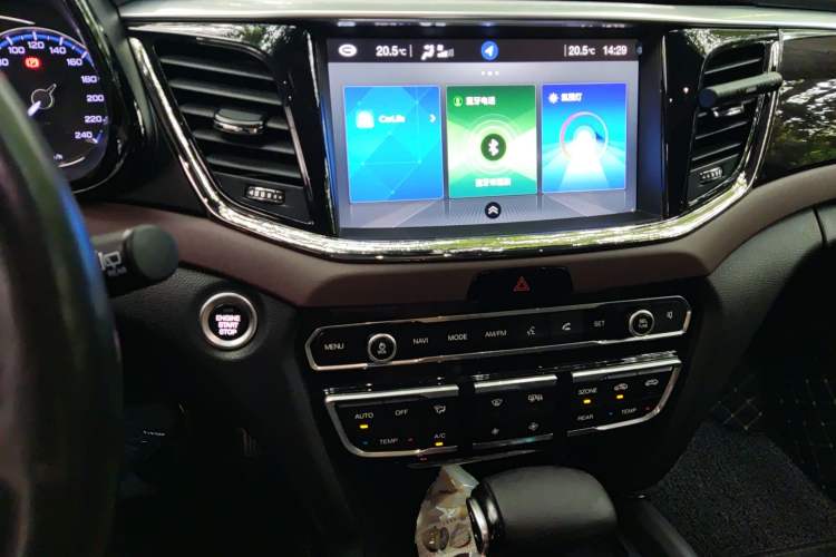 Used GAC Trumpchi GS8 2017 320T Two-Wheel Drive Luxury Smart Connectivity Version (7 Seats)
