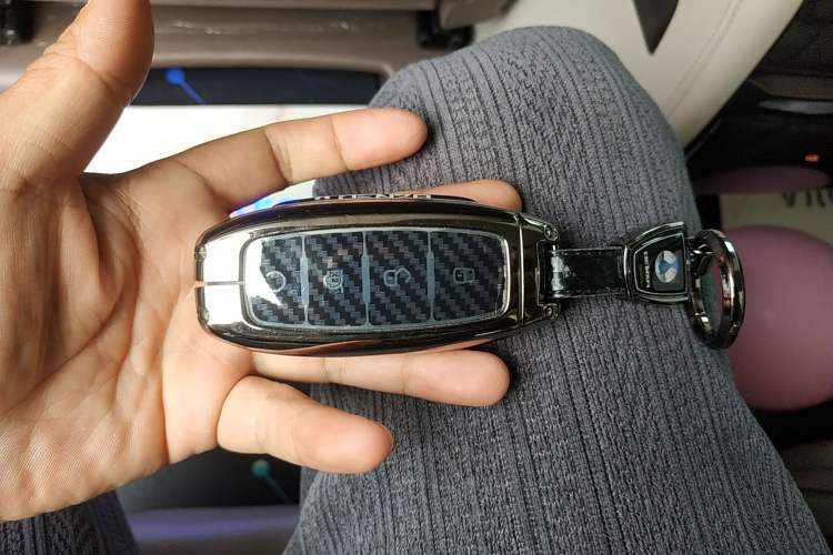 Used Denza D9 2022 DM-i 1040 Prestige Model
