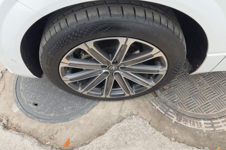 Used Changan UNI-K 2023 2.0T Two-Wheel Drive Yue Ling Trim
