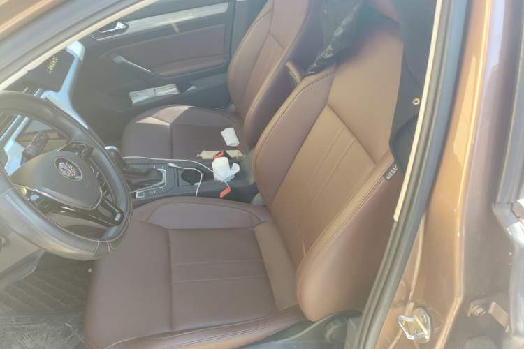 Used Volkswagen Lamando 2018 230TSI DSG Fashion Edition Left Front Seat