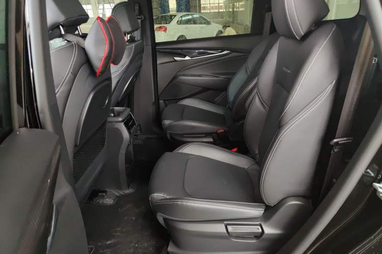 Used SAIC MAXUS G50 2023 PLUS 1.5T Automatic Escort Edition Left Rear Seat
