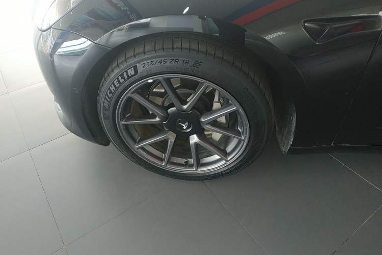 Used Tesla Model 3 2022 Rear-Wheel-Drive Version Left Front Wheel Hub