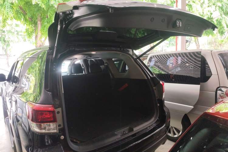 Used Nissan Terra 2020 2.5L XL Upper Automatic Two-Wheel Drive Luxury Edition Trunk