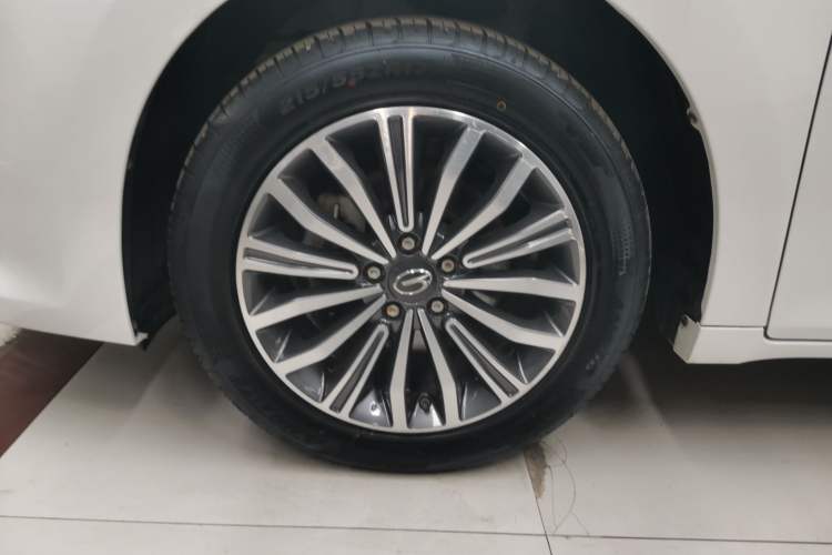 Used GAC Trumpchi M6 2021 270T DCT Prestige Edition (7-seater) Exterior 4