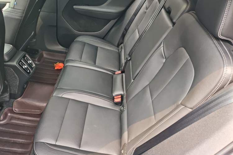 Used Volvo XC40 2024 B4 4x4 Smart Luxury Edition Left Rear Seat