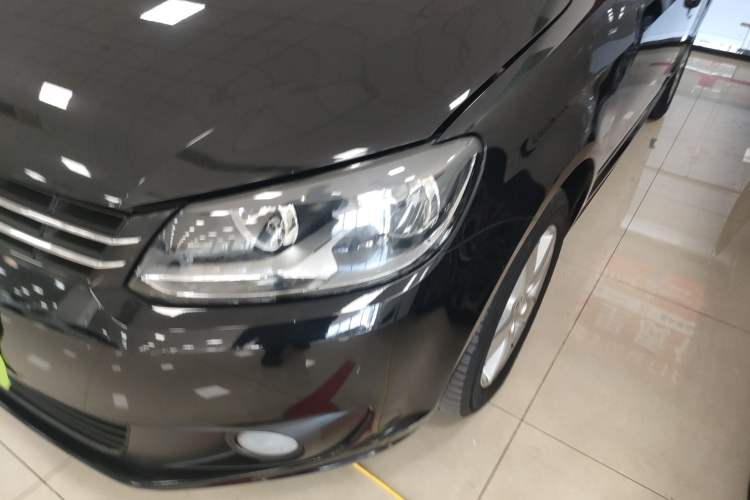 Used Volkswagen Touran 2013 1.4T Manual Fashion Edition 5 Seats Left Front Headlight