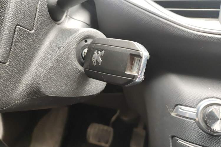Used Peugeot 308S 2015 1.2T Automatic Jingchi Edition Vehicle Key