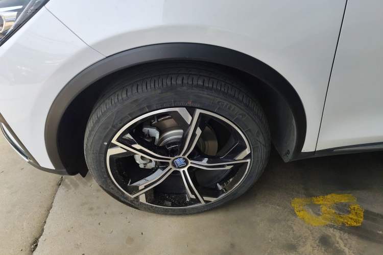 Used BYD Tang New Energy 2021 DM-i 112KM Prestige Model Left Front Wheel Hub