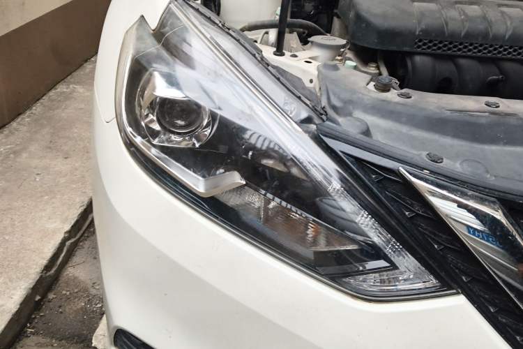 Used Nissan Sylphy 2019 1.6XV CVT Smart Connect Luxury Edition China VI Standard Right Front Headlight