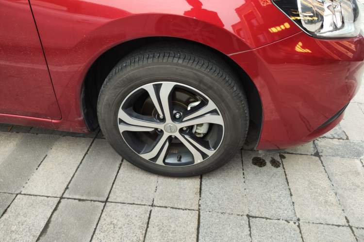 Used Nissan Tiida 2019 1.6L CVT Smart Drive Version China VI Standard Right Front Wheel Hub