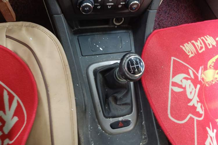 Used BAIC Senova D50 2014 1.5L manual standard version