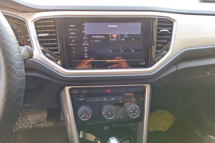 Used Volkswagen T-ROC 2022 280TSI DSG Two-Wheel Drive Elite PLUS Audio And AC Panel