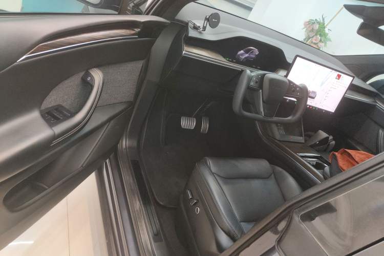 Used Tesla Model X 2023 Dual-Motor All-Wheel-Drive Version