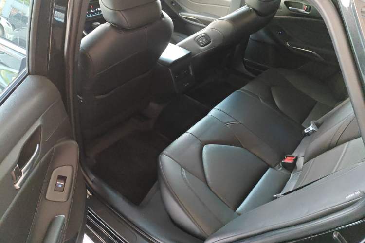 Used Toyota Avalon 2023 2.0L Premium Edition