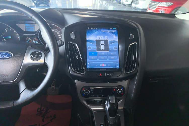 Used Ford Focus 2012 Hatchback 1.6L Automatic Fashion Edition
