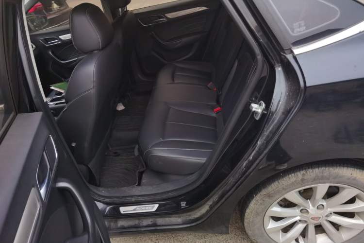 Used Roewe i6 New Energy 2017 45T Hybrid Connect & Smart Enjoyment Edition