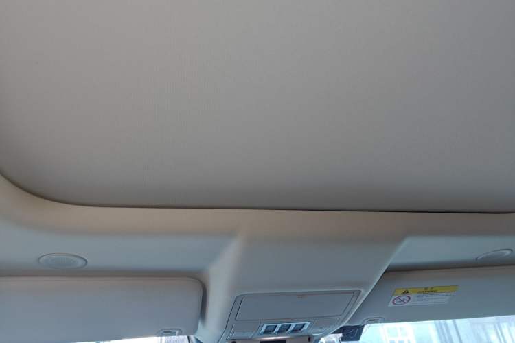 Used Land Rover Discovery 2023 360 PS R-Dynamic S
