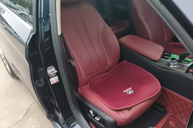 Used BMW 5 Series New Energy 2021 535Le Luxury Package Right Front Seat