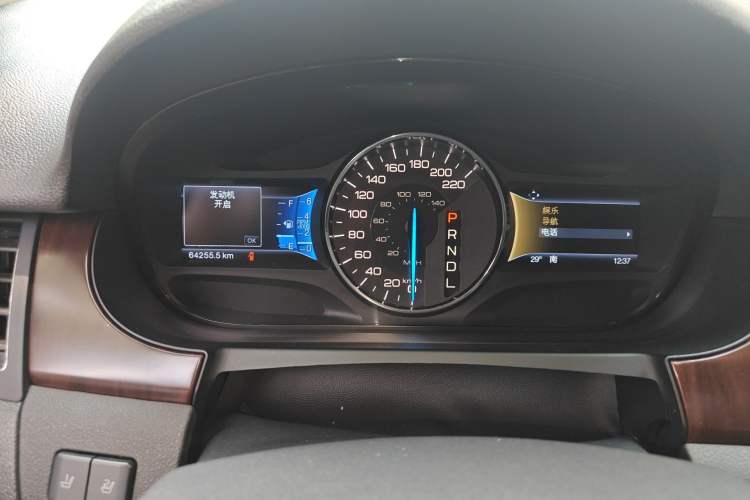 Used Ford Edge 2012 2.0T Zunrui Trim Odometer Close Up