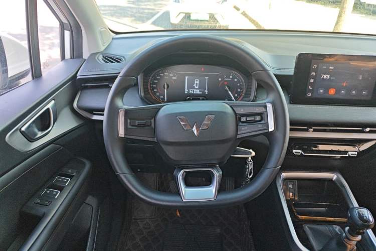 Used Wuling Jiachen 2022 1.5L Manual Comfort Edition