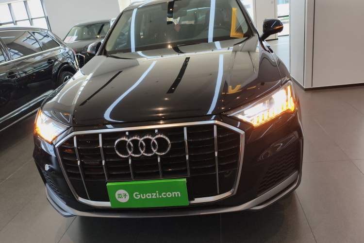 Used Audi Q7 2020 55 TFSI quattro S line sports model