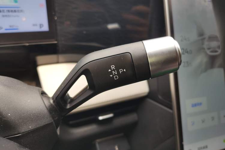 Used Geely Galaxy L7 2023 1.5T 115 km MAX Gear Lever