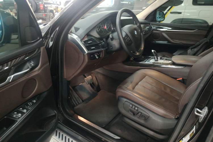 Used BMW X5 (Parallel Import) 2014 xDrive35i M Sport U.S. specification
