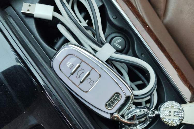 Used Audi A8 2012 A8L 45 TFSI quattro Comfort model
