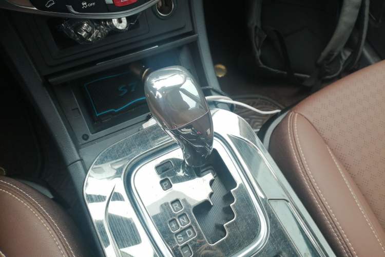 Used BYD S7 2017 2.0T Automatic Prestige Edition Gear Lever