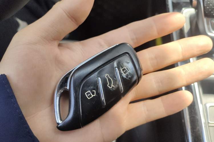 Used Roewe RX5 MAX 2019 300TGI Automatic 4G Connect Luxury Edition Vehicle Key