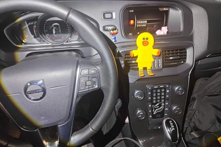 Used Volvo V40 2018 T3 Zhiyi Edition
