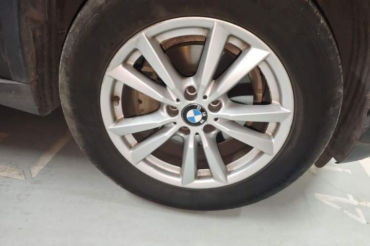 Used BMW X5 2015 xDrive28i

