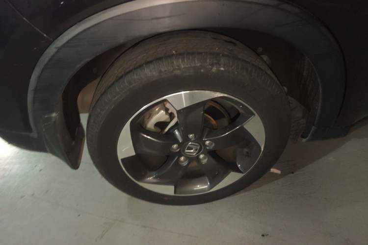 Used Honda Vezel 2015 1.8L CVT 2WD Luxury Model
