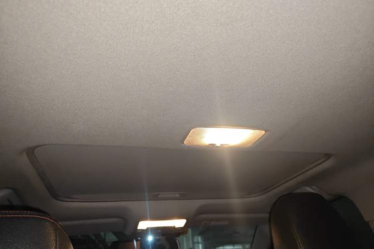 Used Toyota Levin 2016 Dual-Engine 1.8H GS E-CVT Elite Model with Sunroof Headliner