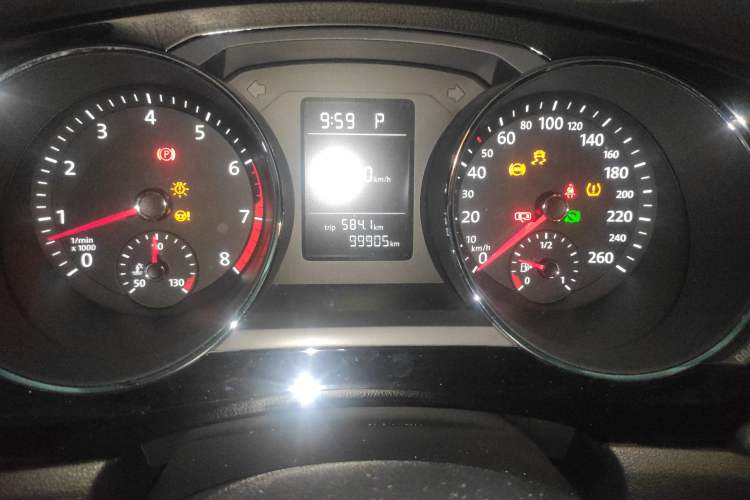 Used Volkswagen Sagitar 2017 230TSI Automatic Comfort Version