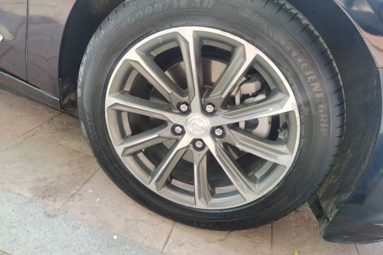 Used Buick LaCrosse 2019 28T Luxury Version
