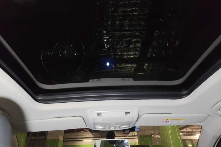 Used Volkswagen Tharu 2021 280TSI Two-Wheel-Drive Luxury Plus Edition Headliner