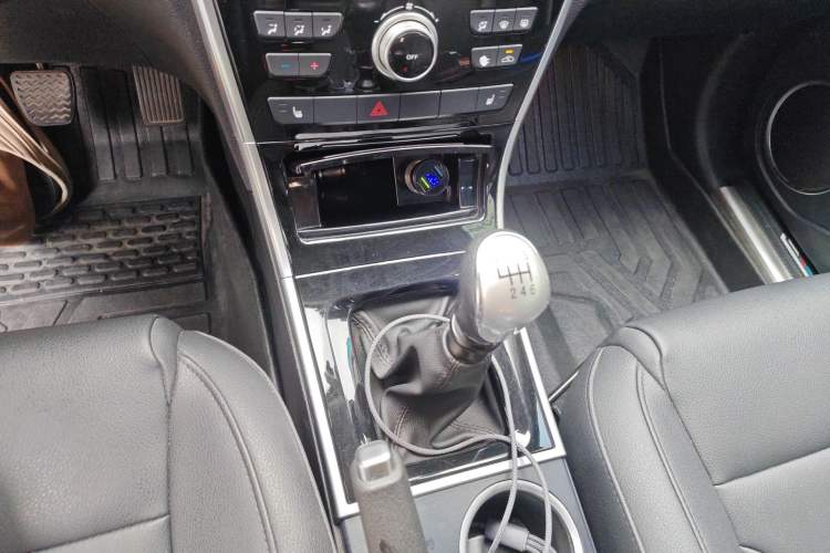 Used Haval H2 2016 Red Label 1.5T Manual Two-Wheel Drive Elite Model