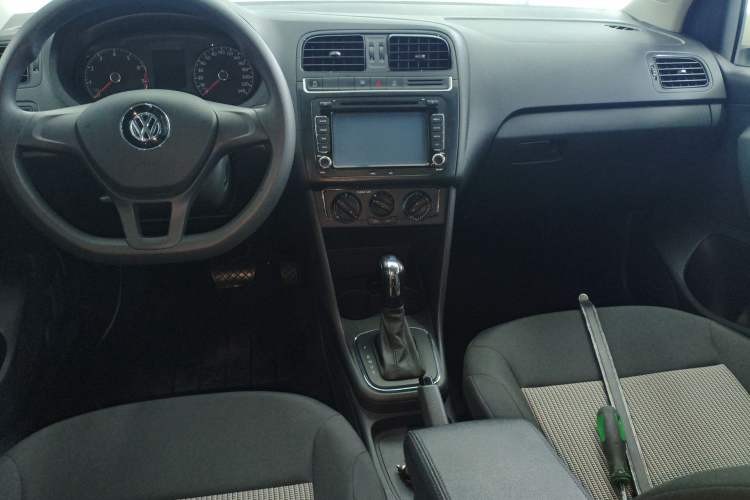 Used Volkswagen Polo 2018 1.5L Automatic Advanced Driving Model Audio And AC Panel