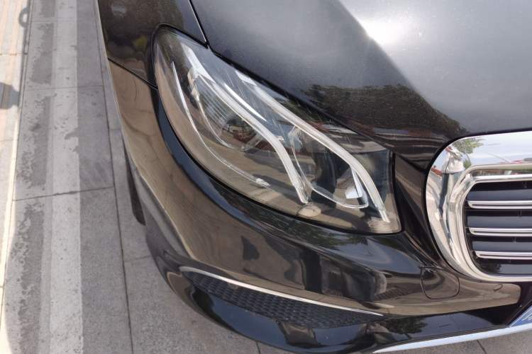 Used Mercedes-Benz E-Class 2018 E 300 L Luxury Model Right Front Headlight