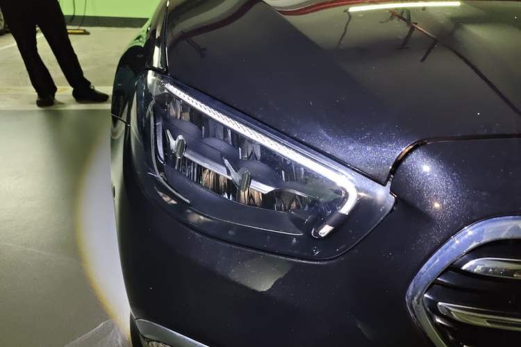 Used Mercedes-Benz E-Class New Energy 2023 E 350 e L Plug-in Hybrid Sedan Right Front Headlight