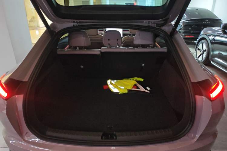 Used ONVO L60 2024 60 kWh Rear-Drive Version