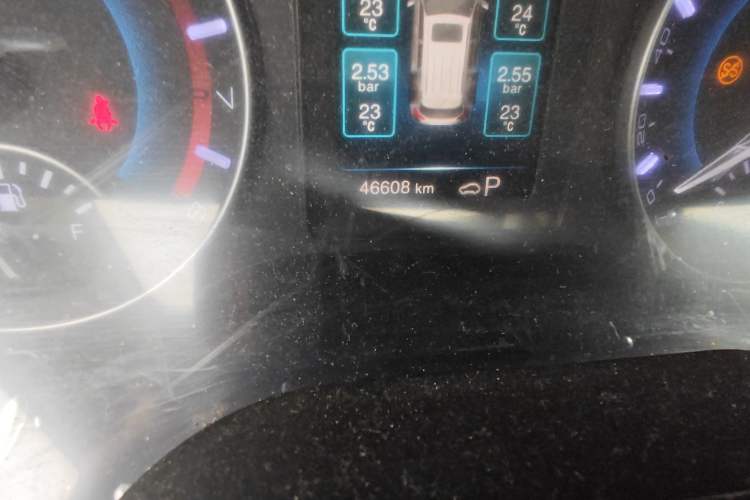 Used Haval H2 2018 Red-Label 1.5T Dual-Clutch Two-Wheel-Drive Luxury Model Odometer Close Up