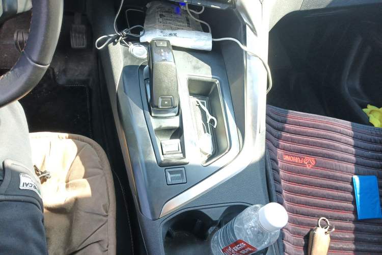 Used Peugeot 4008 2018 350THP Elite Edition Gear Lever