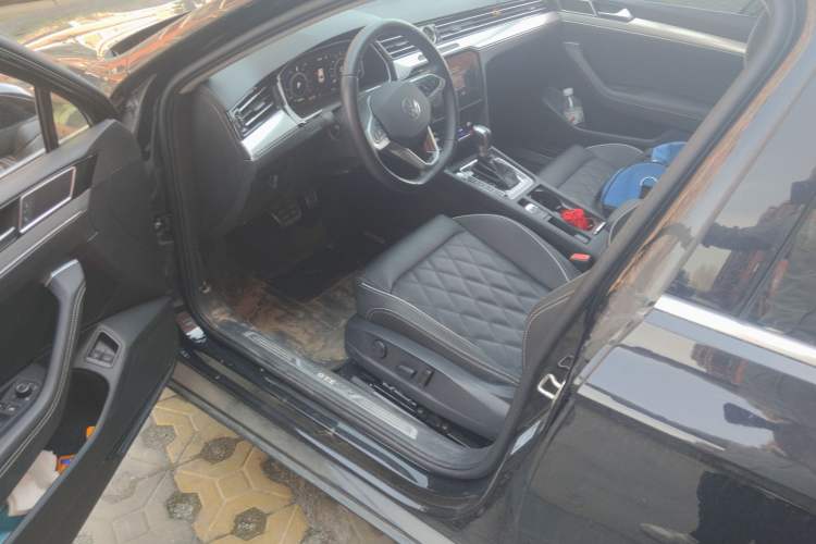 Used Volkswagen Tayron GTE Plug-in Hybrid 2022 1.4T Luxury Edition Driver Seat