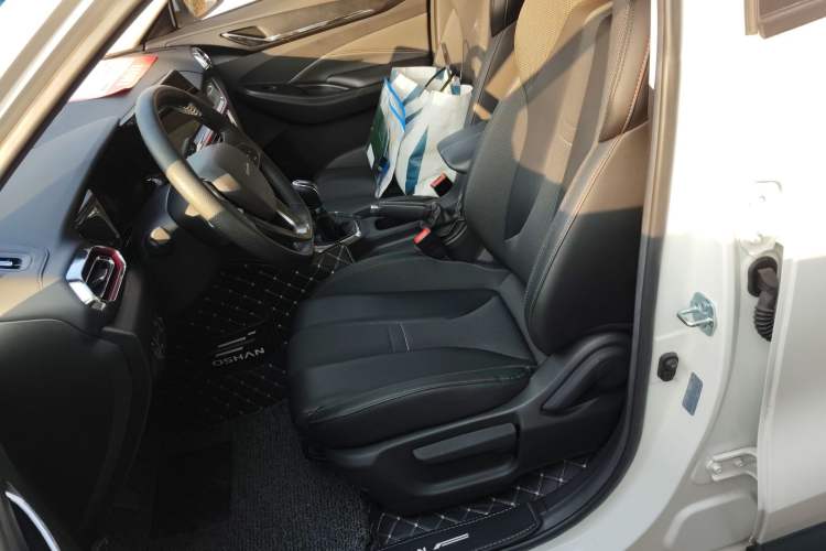 Used CHANGAN OSHAN X5 2021 Revised Version 1.6L Manual Luxury Edition
