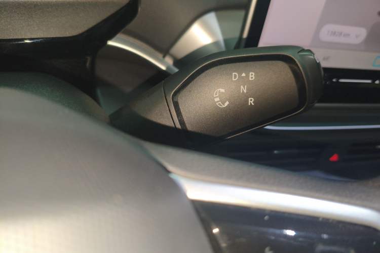 Used Volkswagen ID.4 CROZZ 2025 Pure Edition Gear Lever