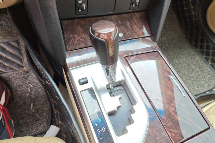 Used Toyota Camry 2015 2.0G Premier Edition
