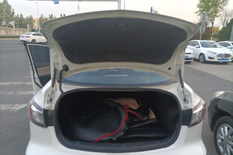 Used Mazda 3 2015 Sedan 1.6L Automatic Comfort Model Trunk